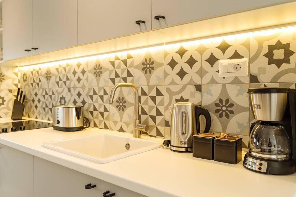 דירה Sunny 2br Flat - Old Town View