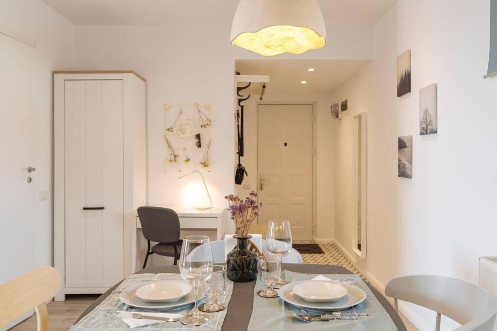 Sunny 2br Flat - Old Town View דירה *
