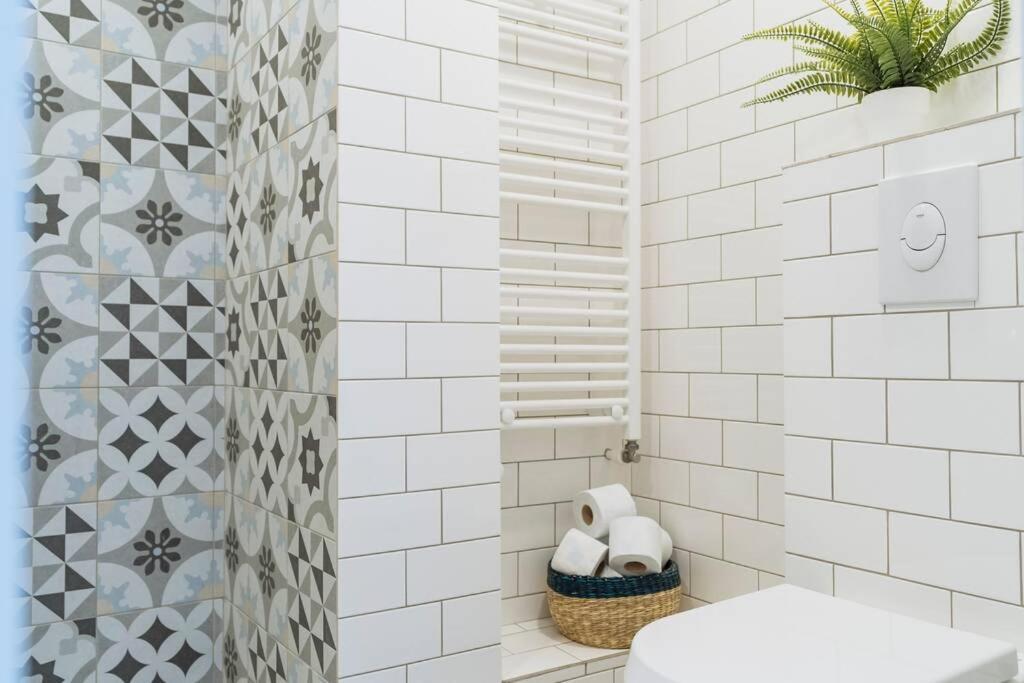 Sunny 2br Flat - Old Town View דירה *