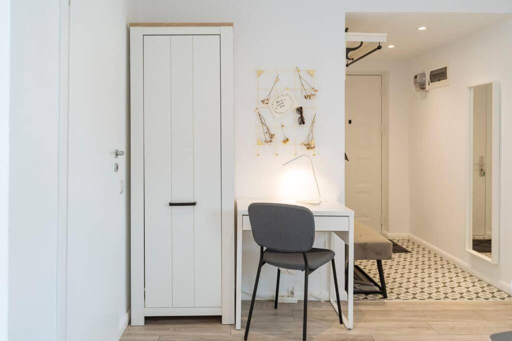 Sunny 2br Flat - Old Town View דירה *