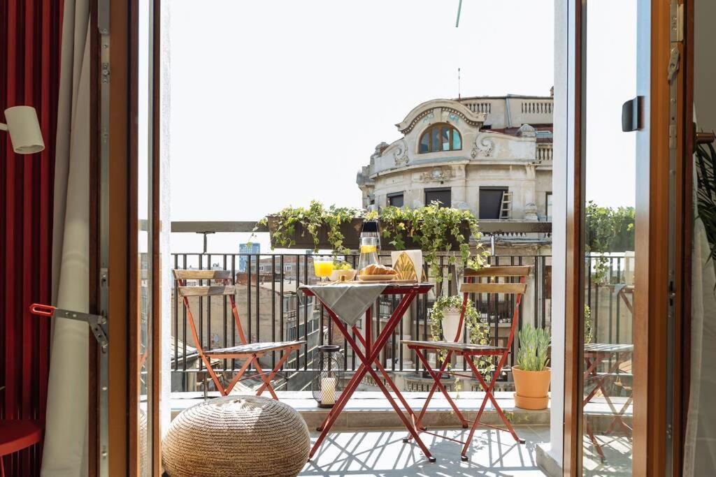 Sunny 2br Flat - Old Town View דירה *