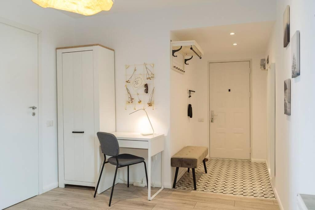 Sunny 2br Flat - Old Town View בוקרשט