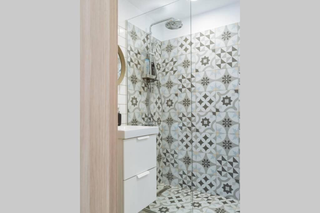 דירה Sunny 2br Flat - Old Town View